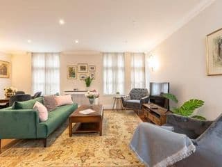 Beautiful 2 bed apt in the heart of Mayfair, close to Tube photo 3