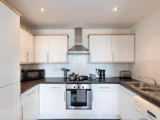 2-bedroom apartment Mill Court, Harlow photo 2
