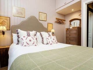 Veeve - Sinclair Sophistication photo 2