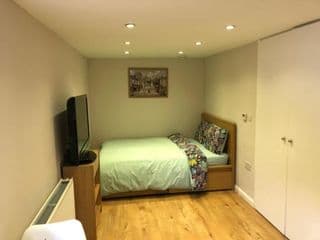 Agars Place, Datchet photo 3