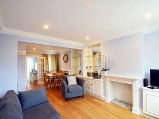 STABLE HOUSE photo 2