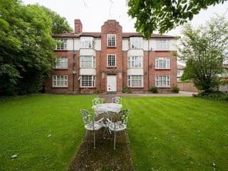 Chasewood Court photo 1