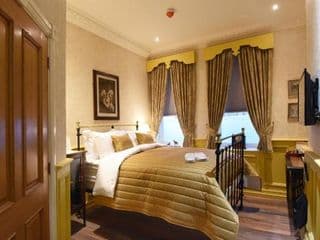 The Aston Tavern photo 1