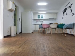 Closed photo 3