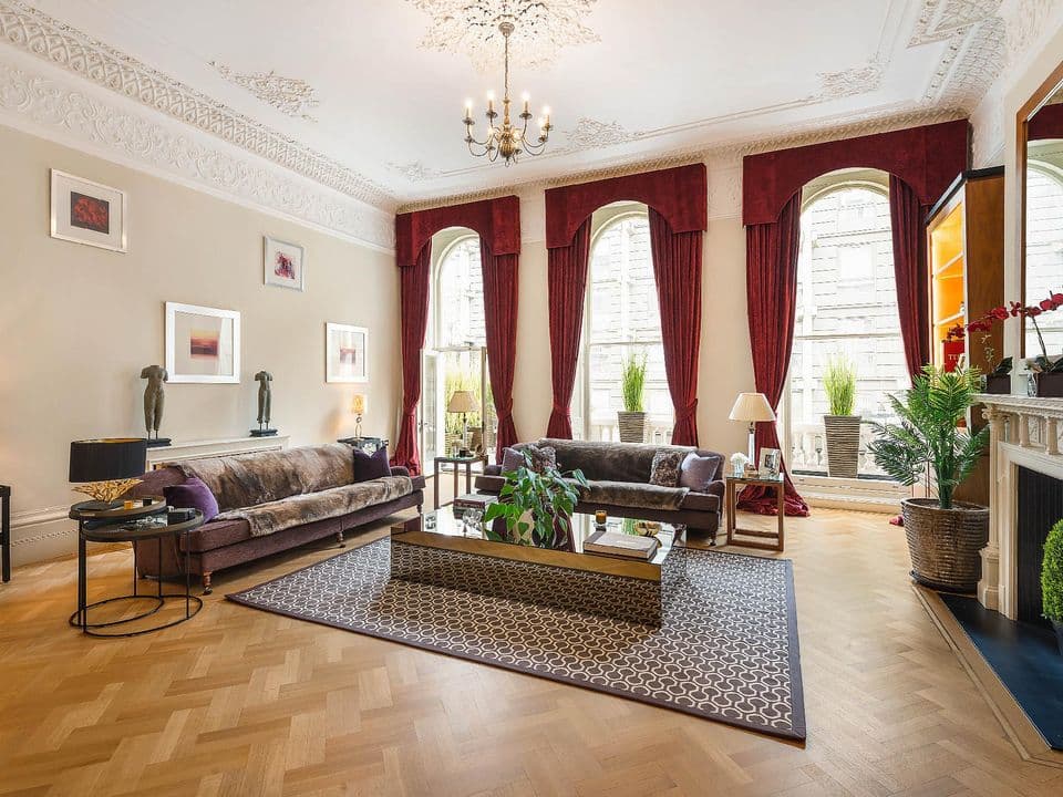 Grand Ambassadorial Triplex Apartment Hyde Park