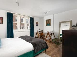3beds/2baths in Oxford Circus photo 4