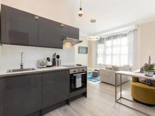 Luxurious Air Conditioned Apt High St Kensington photo 1
