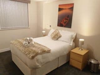 Birmingham Garnet, 3 bedroom Apartment photo 1