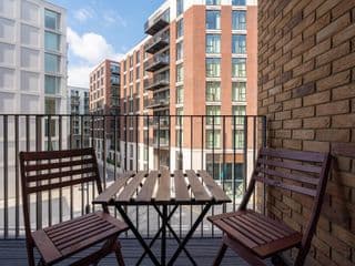 Amazing Apartment near City Airport/Excel photo 2