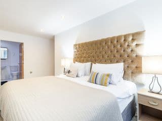Waterside Bliss by Austin David Apartments photo 3