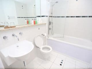 Luxury City Apartment by City View photo 4