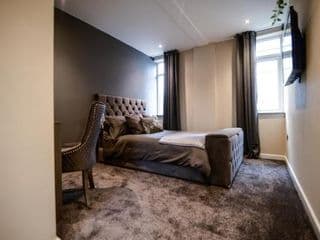 Ladywell House Suites - Chinatown - Self Check-in photo 1