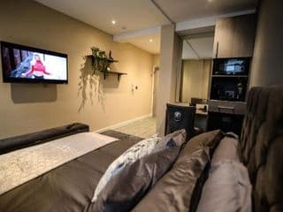 Ladywell House Suites - Chinatown - Self Check-in photo 4