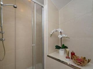 BIG & LUXURY 3 BEDR, 4 BEDS, 2,5 BATH, COVENT GARDEN, BEST Location photo 2