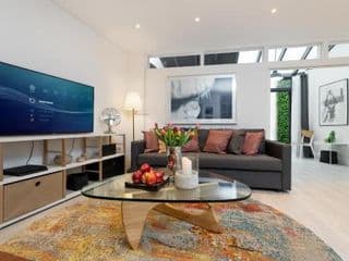 BIG & LUXURY 3 BEDR, 4 BEDS, 2,5 BATH, COVENT GARDEN, BEST Location photo 4