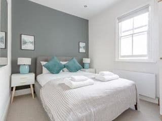 Stunning 3 Bedroom 2 Bath in Fantastic Location photo 3