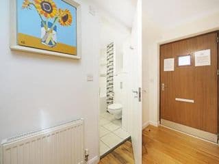2 Bed Chic Apartment near Shoreditch & Liverpool St FREE WIFI & PARKING by City Stay London photo 4