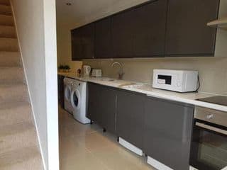 Modern split level flat in Croydon (south) London photo 2