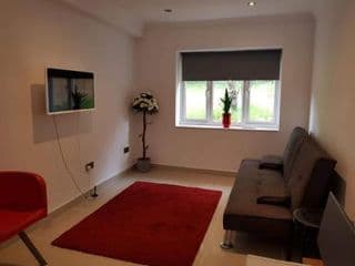 Modern split level flat in Croydon (south) London photo 4