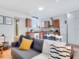 WelcomeStay Tooting Broadway 3 Bedroom Apartment photo 1