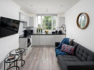 Skyline Serviced Apartments - Beckett photo 2