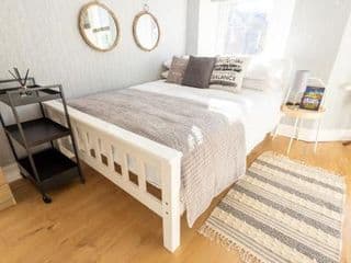 Lovely Studio Flat in West Kilburn by Queen's Park photo 2