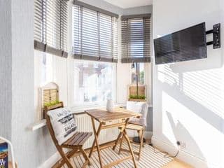 Lovely Studio Flat in West Kilburn by Queen's Park photo 4