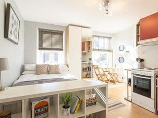 Modern and Chic Studio Flat for 2 people in West Kilburn by Queen's Park photo 3
