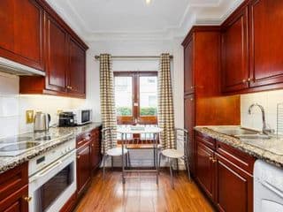 Carlton Court photo 2