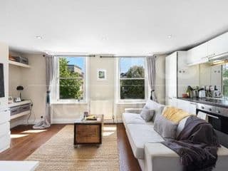 Modernised Apartments 1 and 2 Bedrooms Option Terrace and Balcony High Street photo 1