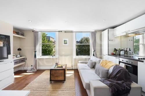 Modernised Apartments 1 and 2 Bedrooms Option Terrace and Balcony High Street