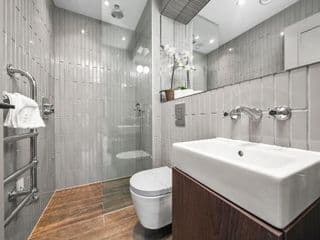 2 Bed Lux Apartment near Central London FREE WIFI photo 3
