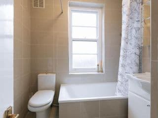 Evelyn Court photo 2