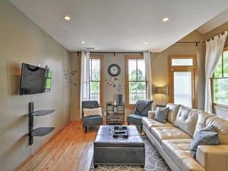 Modern Atlanta Loft Above Bakery in Cabbagetown! photo 4