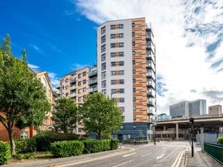 Central Croydon Stunning apartment photo 2