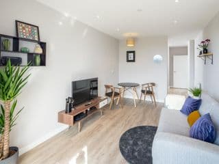Central Croydon Stunning apartment photo 3