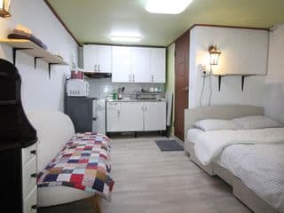 G2NearAction@HongDae/ShinChon,Quiet GoodNight@Home photo 1