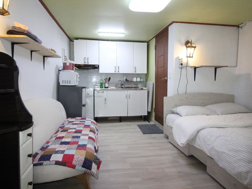G2NearAction@HongDae/ShinChon,Quiet GoodNight@Home