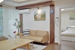 Hongdae 6min I Boutique 3R+ 2B with garden+Netflix photo 4