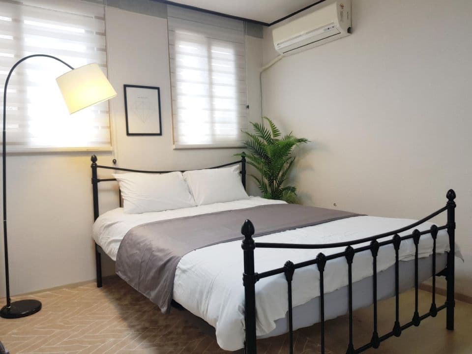 Hongik University Station 2mins Apartment (31)