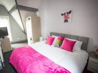 Large House - Nr City Centre, Ideal 4 Large Families, Contractors, Business & Corporate Guests photo 3