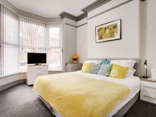 Large House - Nr City Centre, Ideal 4 Large Families, Contractors, Business & Corporate Guests photo 4