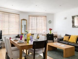 3-bedroom apartment Lancaster gate photo 1