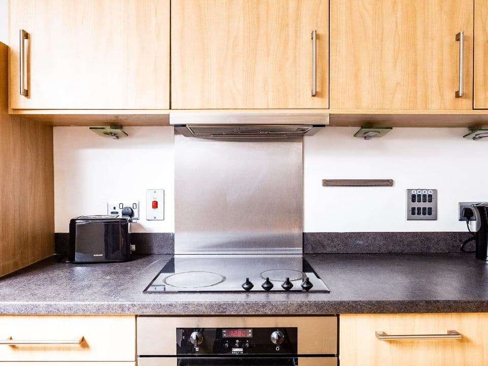 One Bedroom Luxury Apartment - Broad St