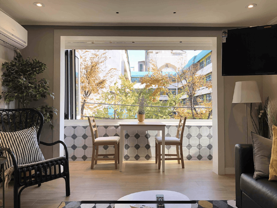 [C] UPPER HOUSE X nearby New BTS HQs