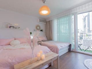 Sweet Story @Hongdae/Yeontral park/Stn. 5min/3Bed photo 1