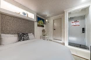Hotel 30month photo 4