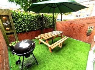 The Brum Home - Private Garden, BBQ, NETFLIX... photo 3