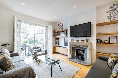 The Porchester Gardens - Modern & Bright 4BDR with Garden and Parking