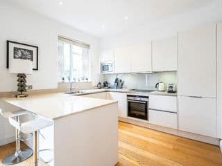 The Porchester Gardens - Modern & Bright 4BDR with Garden and Parking photo 2